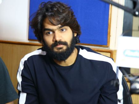 మేం టెర్రరిస్టులమా? ఆర్ఎక్స్ 100కు... వారి మరణానికి లింకు పెట్టడం కరెక్టా?: కార్తికేయ