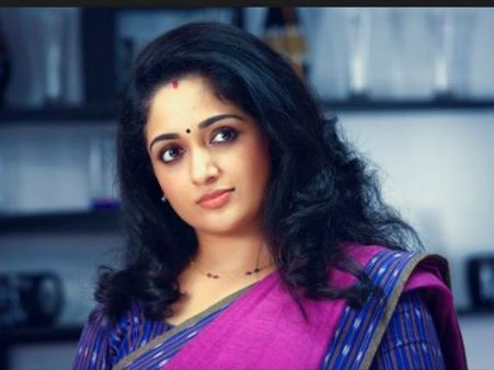 పండంటి బిడ్డకు జన్మనిచ్చిన అందాల నటి.. సూపర్‌స్టార్ ట్వీట్