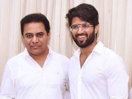 ఊర్లో ఉంటే నేనూ నా బర్రెలు... కేటీఆర్‌ ఫ్రెండ్ అనుకుంటే నా తప్పే: విజయ్ దేవరకొండ