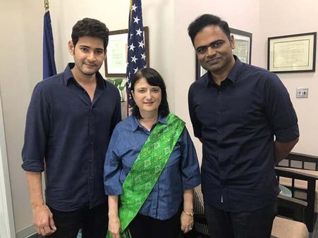 మీ సొంతూర్లోనే మా సినిమా షూటింగ్: యూఎస్ కాన్సుల్ జనరల్‌తో మహేష్ బాబు మీటింగ్!
