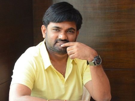 లిప్‌లాక్ సీన్లపై మారుతి షాకింగ్ కామెంట్.. అలాగైతే 70 కోట్లు వస్తాయా?