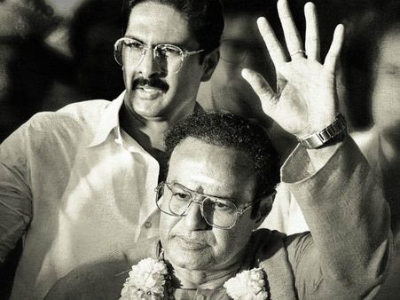 ఎన్టీఆర్ బయోపిక్.. మహానేతను ప్రజల్లోకి నడిపించిన వ్యక్తితో..