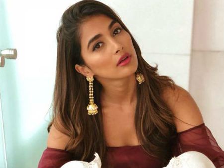 జిగేల్ రాణి సీక్రెట్స్ బయటపెట్టిన పూజా హెగ్డే.. ఐటమ్ సాంగ్ ఒప్పుకుంది అందుకే!