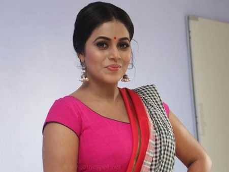 పెళ్లి చేసుకోవడానికి ఎవరూ ముందుకు రావడం లేదు.. కండిషన్ పెడుతున్నారు.. హీరోయిన్ పూర్ణ!