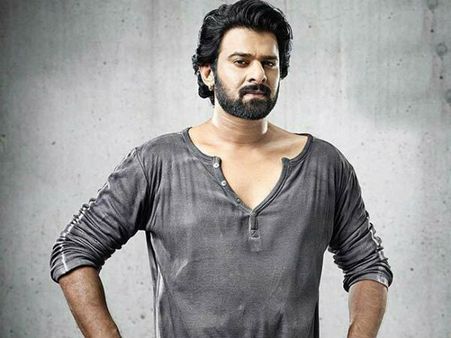 దసరా శుభాకాంక్షలతో పాటు గుడ్ న్యూస్ చెప్పిన ప్రభాస్, ఫ్యాన్స్ ఉత్కంఠ!