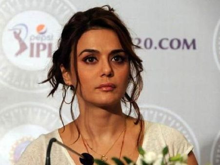 మాజీ ప్రియుడిని క్షమించి వదిలేసిన సీనియర్ హీరోయిన్!