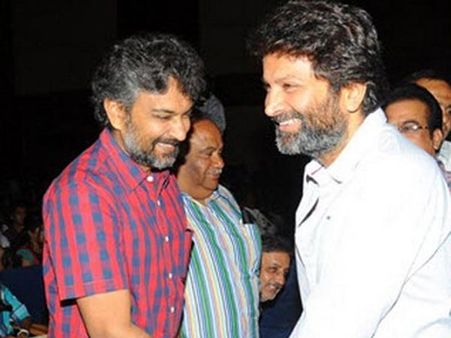 త్రివిక్రమ్ డేరింగ్ స్టెప్.. యుద్ధం తరువాత, ఎన్టీఆర్ గురించి చాలా రోజులపాటు.. రాజమౌళి!