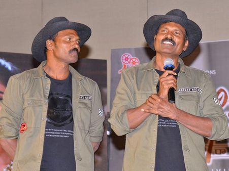 పార్టీలు, పబ్బలకు దూరం, నోట్లో ఐస్ పెట్టుకుని:.... ఎన్టీఆర్‌పై రామ్ లక్ష్మణ్ షాకింగ్ కామెంట్స్!