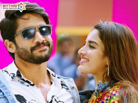 నాగార్జున సూపర్ హిట్ సాంగ్ మళ్ళీ వచ్చేసింది.. దుమ్మురేపేసిన చైతు, నిధి అగర్వాల్!