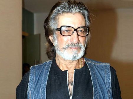 బచ్చా గాడివా? సిగ్గుండాలి... నువ్వూ కామాత్ముడివే, నీ బాగోతం అందరికీ తెలుసు!