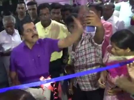 సూర్య, కార్తి... తండ్రి శివకుమార్ చేసిన పనికి అంతా షాక్ (వీడియో)