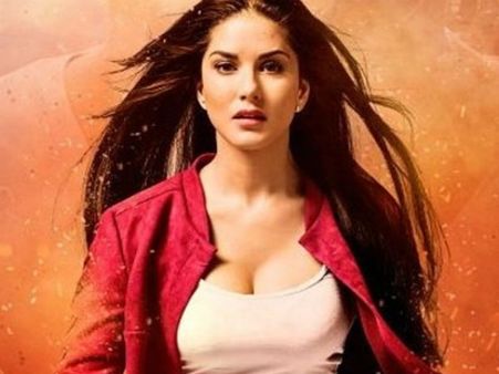 సన్నీలియోన్ దిష్టి బొమ్మ దగ్ధం.. ఆమెతో అలాంటి సినిమా చేస్తారా!