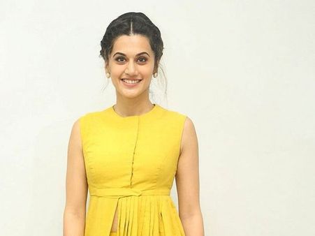 వరుస సినిమాలతో భారీ సంపాదన: బ్యాడ్మింటన్ టీమ్ కొంటున్న తాప్సీ!