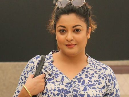 ఆ డైరెక్టర్ బట్టలు విప్పమన్నాడు: ముదిరిన తనుశ్రీ వివాదం, ఆ రోజు ఏం జరిగిందంటే?