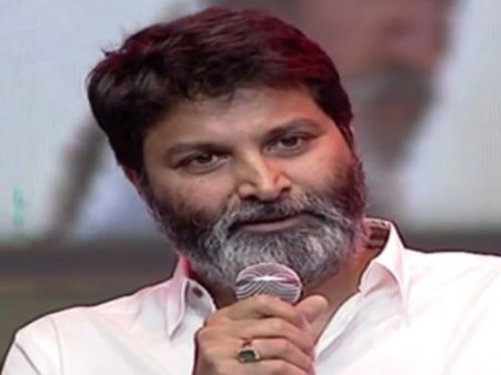 అతి పెద్ద విషాదం నుండి తొందరగా కోలుకున్నాడు: ఎన్టీఆర్ గురించి త్రివిక్రమ్