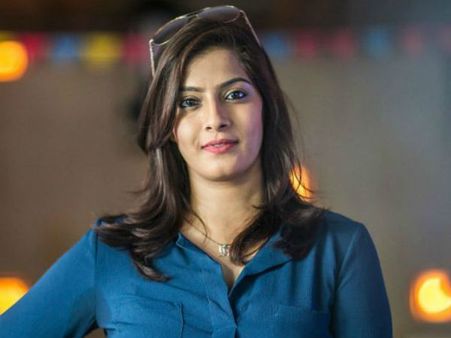 లైంగిక వేధింపులకు గురయ్యా.. వారికి గజగజ వణుకు.. ఒకడువచ్చి.. వరలక్ష్మీ