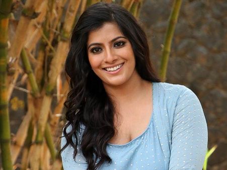 నా టార్గెట్ అదే.. నా తండ్రి ఆఫర్‌ను రిజెక్ట్.. అమ్మను మూడుసార్లు.. వరలక్ష్మీ