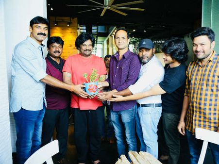 వినరా సోదర వీరకుమారా అంటున్న పూరీ జగన్నాథ్