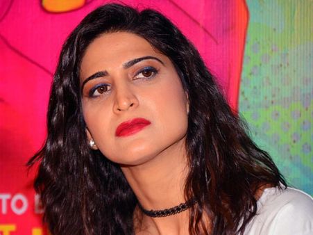 ‘జీవితంతో ఆడుకొన్నారు.. సూసైడ్‌కు ప్రయత్నించా’.. హీరోయిన్ సంచలన వ్యాఖ్యలు