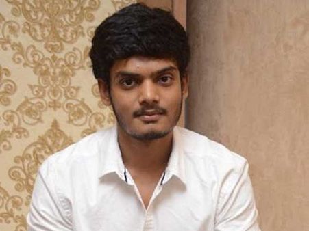 డెబ్యూ హీరోయిన్‌తో పూరి తనయుడు రొమాన్స్.. త్వరలోనే!