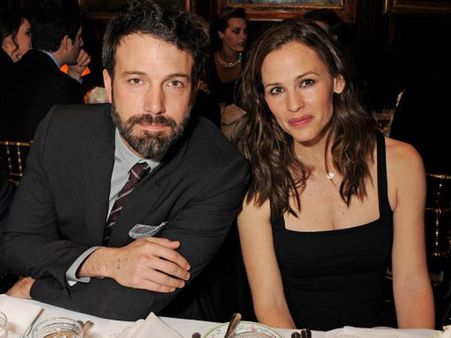 స్టార్ హీరో విపరీత బుద్ది.. వైద్యం చేసిన నర్సుతోనే, భరించలేకపోయిన భార్య.. చివరకు!