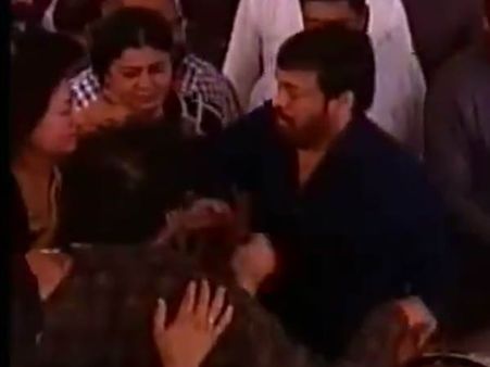 అంబరీష్ మృతదేహాన్ని చూసి రజనీ కంటతడి, చిరంజీవి భావోద్వేగం, సుమలతకు ఓదార్పు!