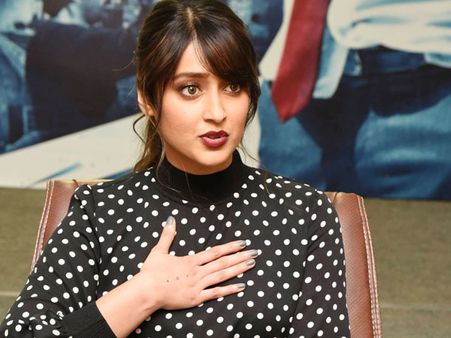 నేను లైంగిక వేధింపులకు గురయ్యా.. సమయం చూసి బయటపెడుతా.. ఇలియానా