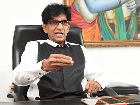 అందుకే మణిరత్నం, పూరి, శేఖర్ కమ్ముల చేతుల మీదుగా.. అనగనగా ఒక ప్రేమ కథ నిర్మాత రాజు