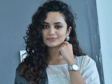 అందుకే విజయ్ దేవరకొండ ఇష్టం: మాళవిక నాయర్.. మీ టూ‌పై సెన్సేషనల్ కామెంట్స్