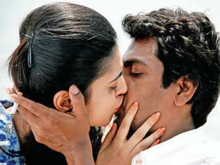 నాతోపాటు చాలామందిని వాడుకొన్నాడు.. కామంతో కళ్లు కప్పుకుపోయి.. నవాజుద్దీన్‌పై నటి ఫైర్