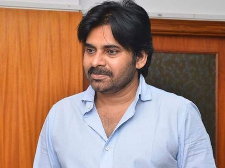 సర్కార్ చిత్రాన్ని టార్గెట్ చేయకుండా ఊరుకుంటారా.. సినిమాలపై హింట్ ఇచ్చిన పవన్!