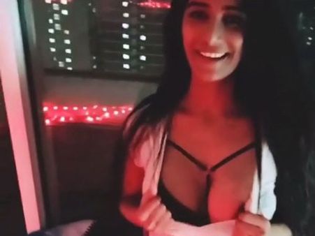 సంచలన వీడియోతో పూనమ్ పాండే రచ్చ.. ప్రైవేట్ భాగాలు కనిపించేలా!