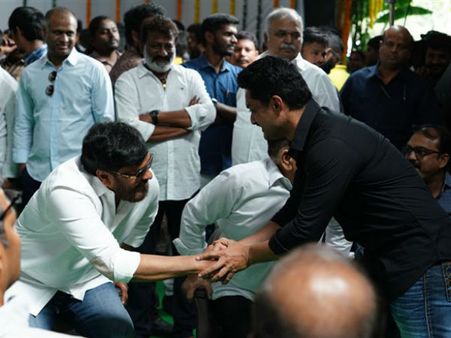 ఆర్ఆర్ఆర్ లాంచ్‌లో 'నందమూరి హరికృష్ణ' ప్రత్యక్షం, చిరుతో కలసి.. మనోజ్ ట్వీట్ వైరల్!