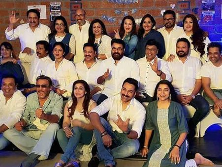 80'స్ రీ యూనియన్: ఈ సారి కూడా చిరంజీవి, బాలయ్య మిస్సయ్యారు.... (ఫోటోస్)