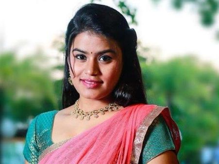 యంగ్ హీరోయిన్ ఆత్మహత్య,... బాయ్ ఫ్రెండ్ కాల్, కారణం అదేనా?