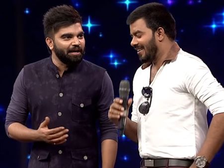 యాంకర్ ప్రదీప్‌ను ముద్దులతో చంపేశారు.. సుడిగాలి సుధీర్ పరిస్థితి చెప్పనక్కర్లేదు!