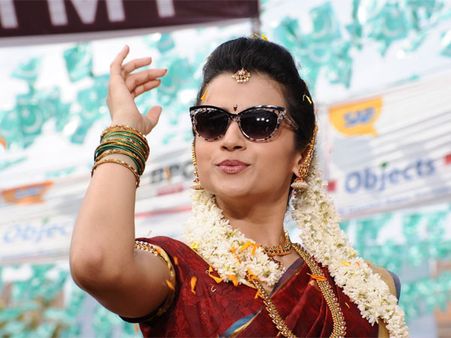 వ్యాపారవేత్తతో త్రిష పెళ్లి.. నయనతారతో, గొడవలకు కారణం ఇదే!