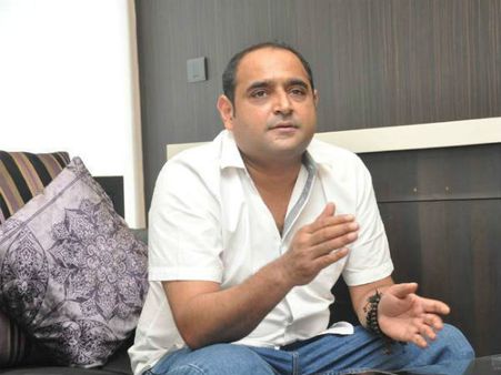 విక్రమ్ కుమార్‌కు 1.5 కోట్ల ఫైన్.. 'మనం' కంటే ముందే, ఏం జరిగిందంటే!
