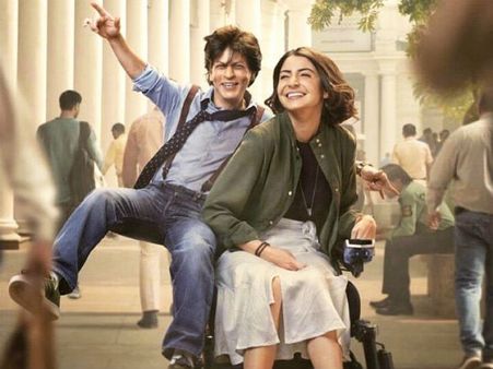 హగ్ ఫ్రమ్ థగ్, వికలాంగురాలిగా అనుష్క... ఆసక్తిరేపుతున్న షారుక్ ‘జీరో’