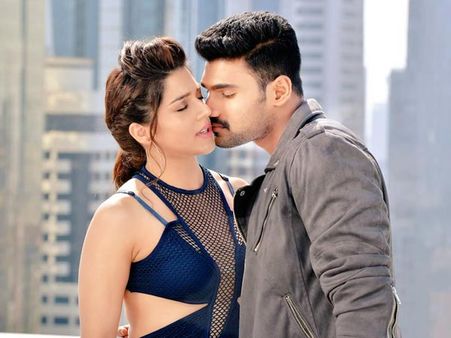 హీరోయిన్లు అంతా అయిపోయారు.. ఎవరనేది సస్పెన్స్, సాక్ష్యం తర్వాత 4రోజులు!