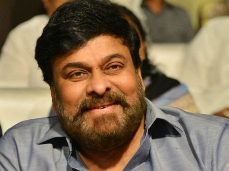 శాసిస్తున్న మెగాస్టార్ చిరంజీవి.. సైరాకు షాక్, ఆ హీరో గెటప్ ఇదే.. ఫోటోలు!