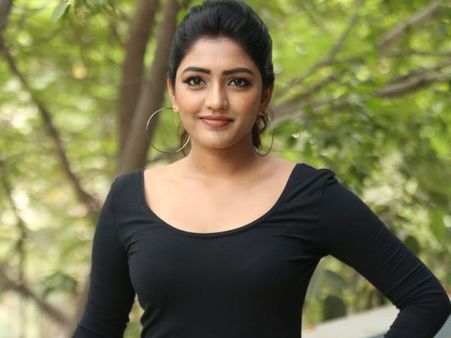 అరవింద సమేత అందుకోసం చేయలేదు.. ఎన్టీఆర్‌ను చూడటానికే.. ఇషా రెబ్బ (ఇంటర్వ్యూ)