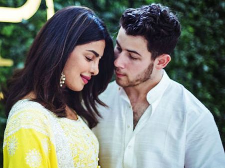 నా బుగ్గలు కందిపోయి, ఎర్రటి టామాటాగా మారాను.. నిక్ అలా చేశాడు.. ప్రియాంక