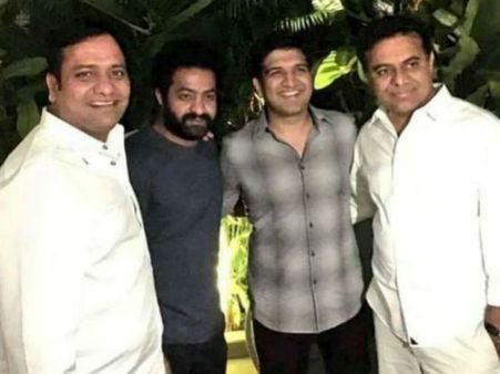 కేటీఆర్‌ను కలిసిన జూ ఎన్టీఆర్.... వైరల్ అవుతున్న ఫోటో, విక్టరీ సెలబ్రేషన్లో?