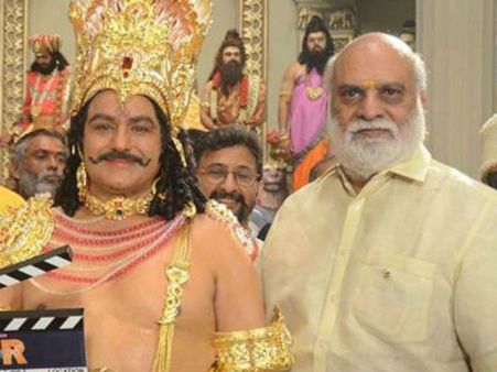 ఎన్టీఆర్ బయోపిక్.. రాఘవేంద్ర రావు పాత్రలో ఎవరో తెలుసా!