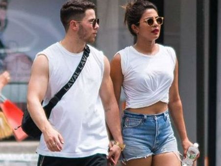 ఇక ప్రియాంక చోప్రా శ్రీమతి.. గుర్రంపైన వచ్చి ఎగురేసుకెళ్లిన ప్రియుడు.. పదేళ్ల చిన్నోడితో!