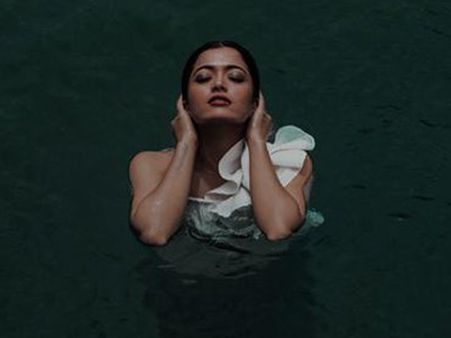 ఇంత దారుణమా అని ఇప్పుడే తెలిసింది.. వైరల్ అవుతున్న రష్మిక ఫోటో షూట్!