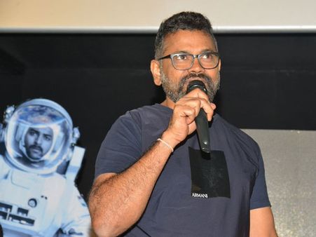 షూ విసిరేవాడు, తమ్ముడు వరుణ్ తేజ్ పోకడ చూసి రామ్ చరణ్ ఆశ్చర్యం!