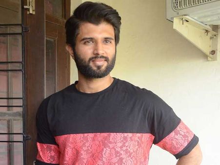 విజయ్ దేవరకొండ కోసం కాకినాడకు వెళ్లి.. క్రేజ్ అంటే ఇదే, సరిగ్గా కుదిరితే!