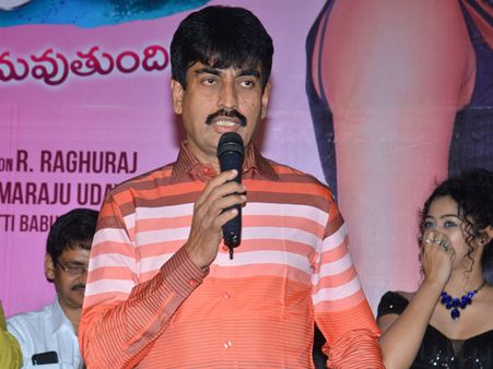 ఇంటి ముఖమే చూడలేదు.. భార్య విడాకులు ఇస్తానంది.. 4 లెటర్స్ డైరెక్టర్..